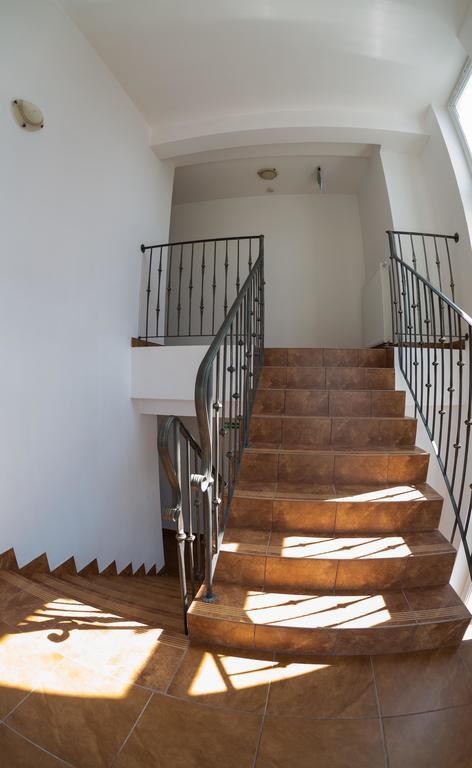 Patra Bed & Breakfast Warsawa Bagian luar foto