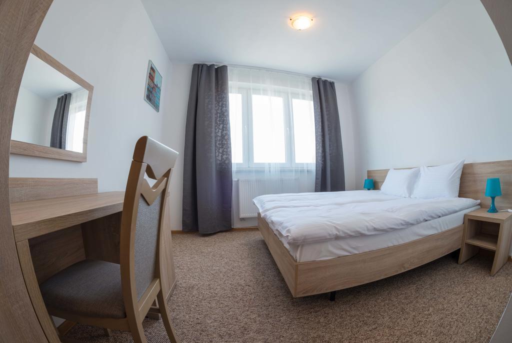 Patra Bed & Breakfast Warsawa Bagian luar foto