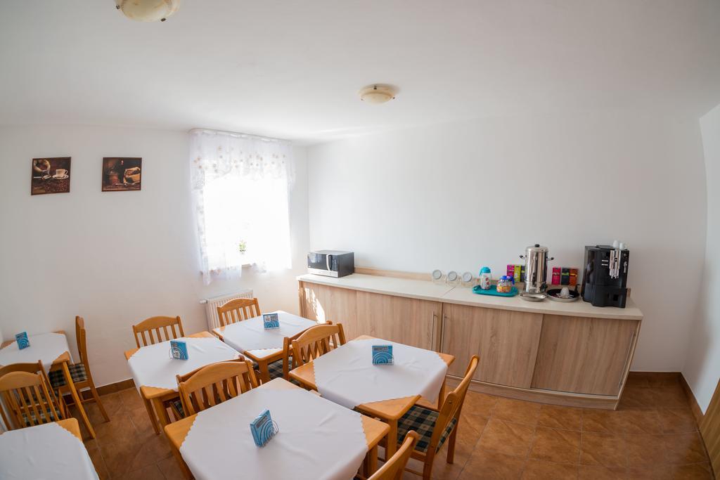 Patra Bed & Breakfast Warsawa Bagian luar foto
