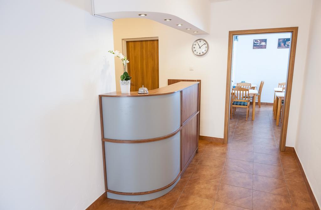 Patra Bed & Breakfast Warsawa Bagian luar foto