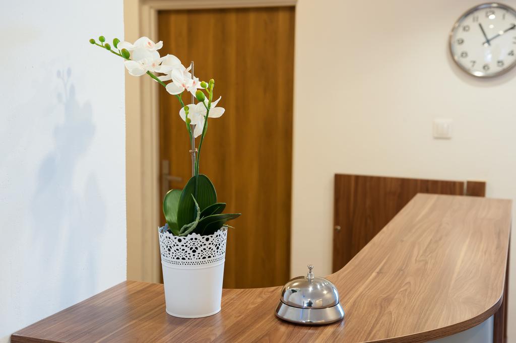 Patra Bed & Breakfast Warsawa Bagian luar foto