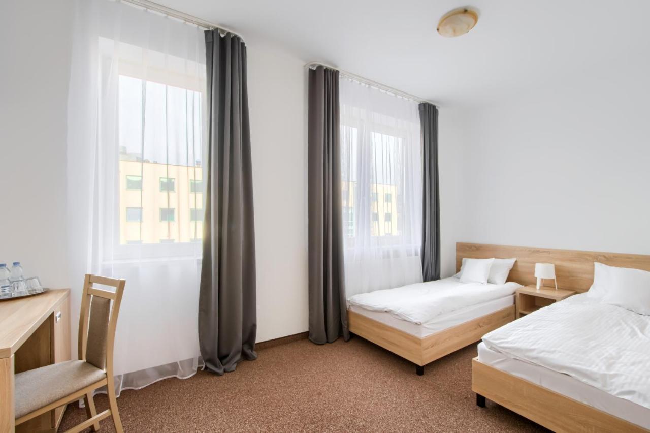 Patra Bed & Breakfast Warsawa Bagian luar foto