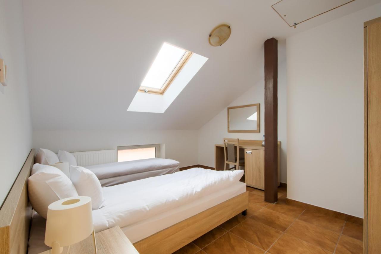 Patra Bed & Breakfast Warsawa Bagian luar foto