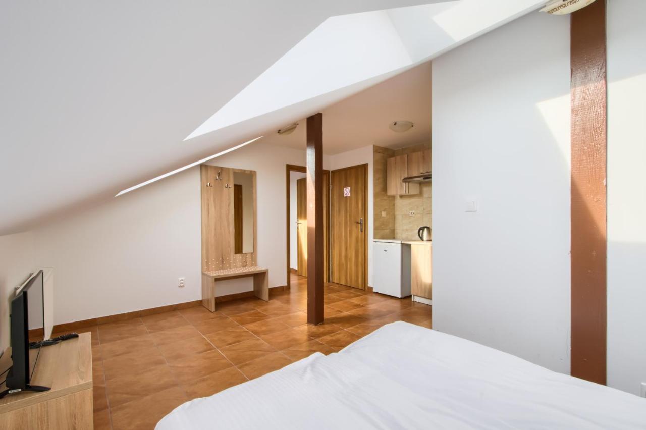 Patra Bed & Breakfast Warsawa Bagian luar foto