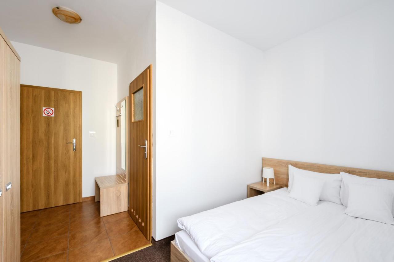 Patra Bed & Breakfast Warsawa Bagian luar foto